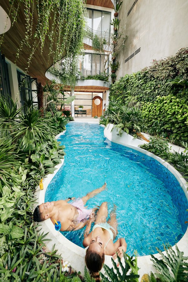 Quels sont les effets de l'hydrothérapie sur la gestion de la douleur chronique ?